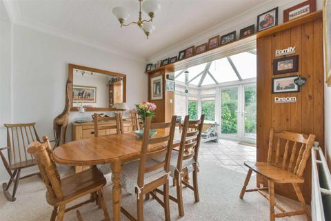 26 North View Crescent, Epsom, KT18 5UR
