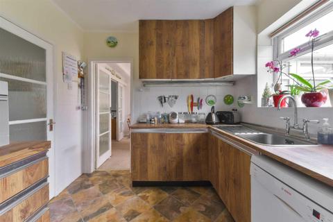 26 North View Crescent, Epsom, KT18 5UR