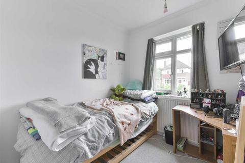 26 North View Crescent, Epsom, KT18 5UR