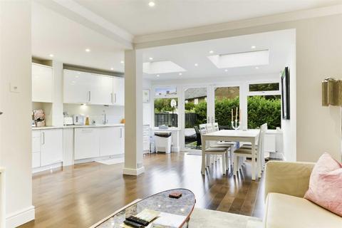 16 Salisbury Road, Banstead, SM7 2DR