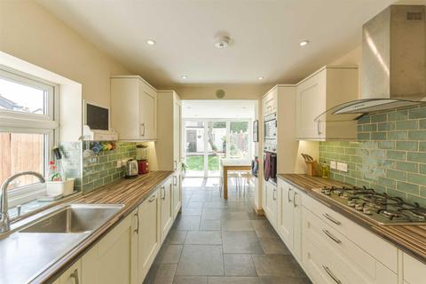 54 Diceland Road, Banstead, SM7 2ET