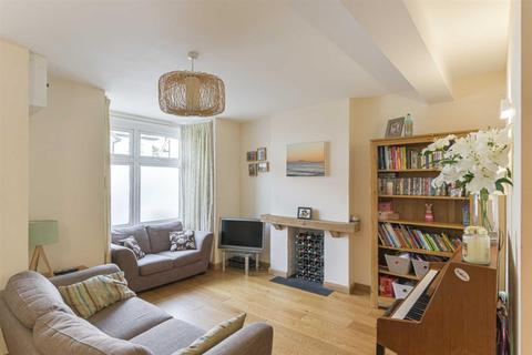 54 Diceland Road, Banstead, SM7 2ET