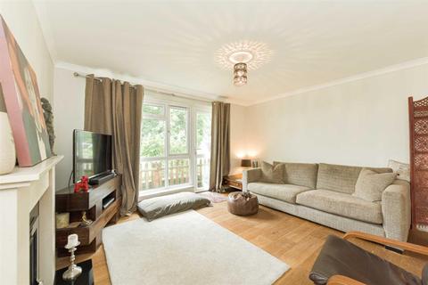 81 Chetwode Road, Tadworth, KT20 5PS