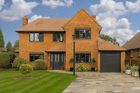 17 Cunningham Road, Banstead, SM7 3HG