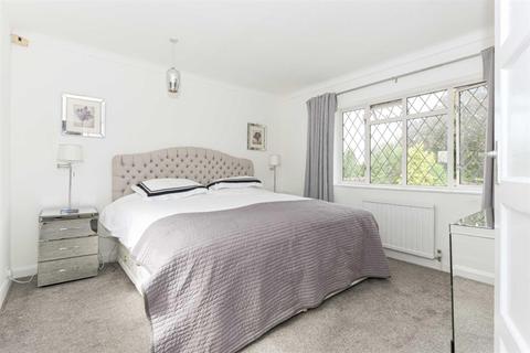 17 Cunningham Road, Banstead, SM7 3HG