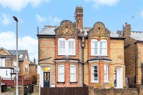 22a Glenthorne Road, Kingston Upon Thames, KT1 2UB