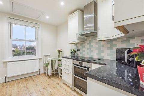 22a Glenthorne Road, Kingston Upon Thames, KT1 2UB