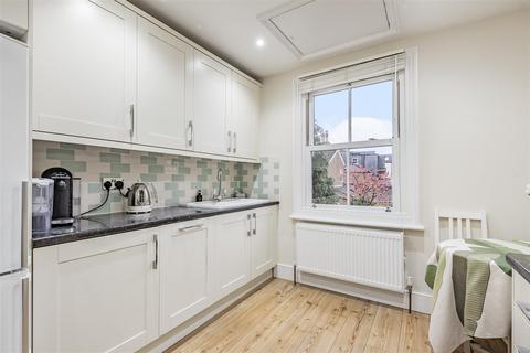 22a Glenthorne Road, Kingston Upon Thames, KT1 2UB