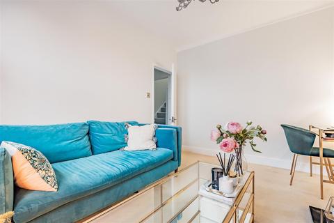 22a Glenthorne Road, Kingston Upon Thames, KT1 2UB