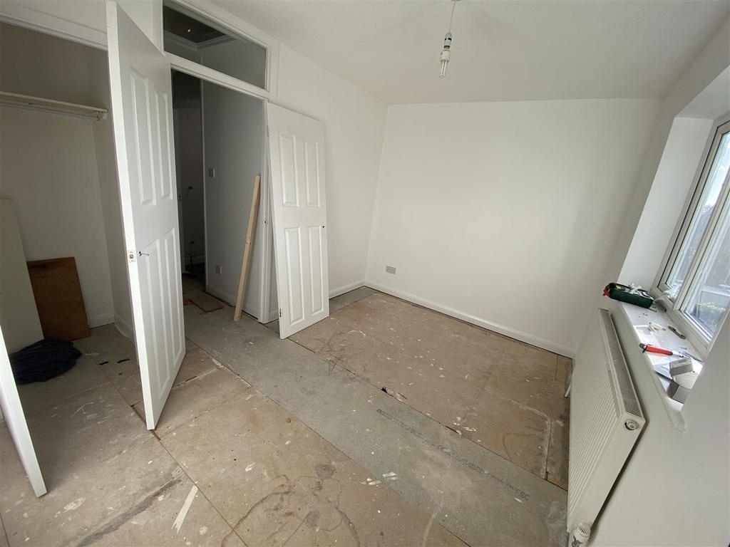 Roughs Wood Lane, Hucknall, Nottingham 2 bed house £675 pcm (£156 pw)