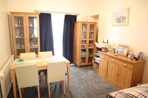 41 Brynmor Road, Llanelli, SA15 2TF