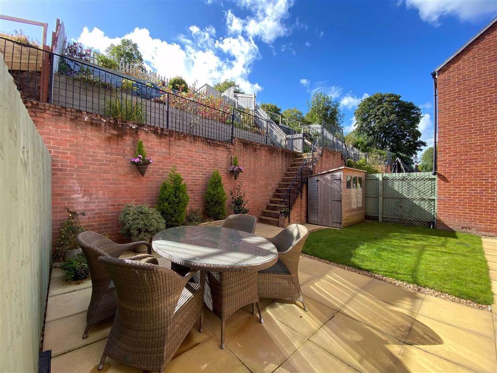 Storey Road, Disley, Stockport, Cheshire 4 bed detached house £369,950