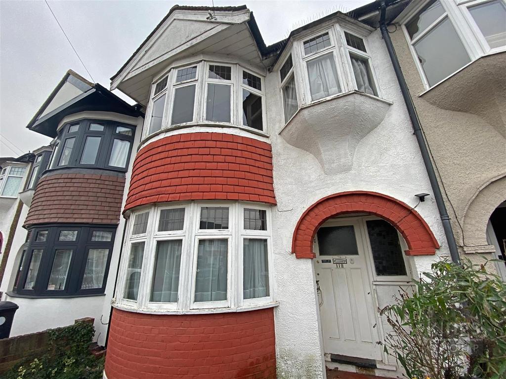 Linden Gardens, Enfield 3 bed terraced house £375,000