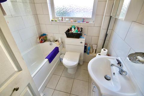 89 Elmore, Swindon, SN3 3TN