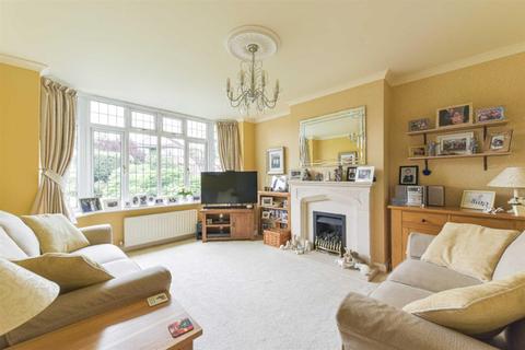 60 The Glade, Epsom, KT17 2HB