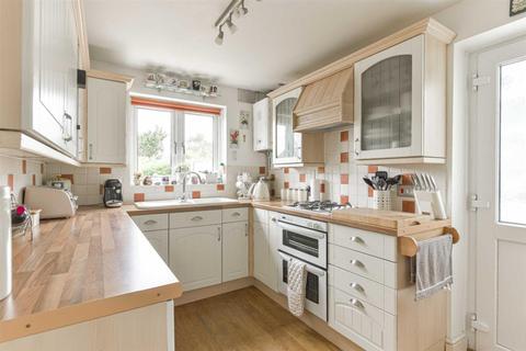 60 The Glade, Epsom, KT17 2HB