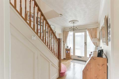 60 The Glade, Epsom, KT17 2HB