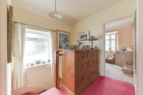 60 The Glade, Epsom, KT17 2HB