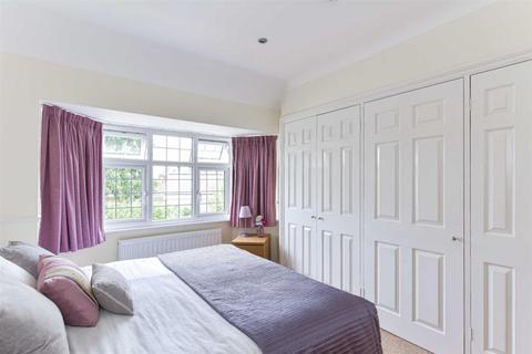 4 River Way, Epsom, KT19 0HH