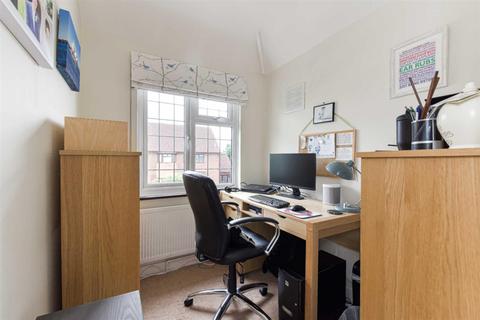 4 River Way, Epsom, KT19 0HH
