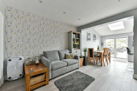 19 Rosedale Road, Epsom, KT17 2JQ