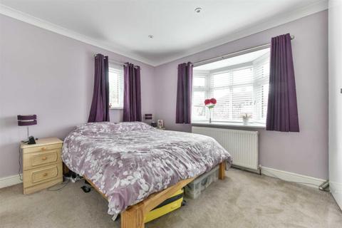 19 Rosedale Road, Epsom, KT17 2JQ