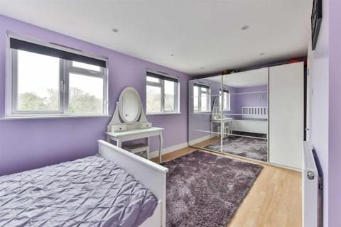 19 Rosedale Road, Epsom, KT17 2JQ