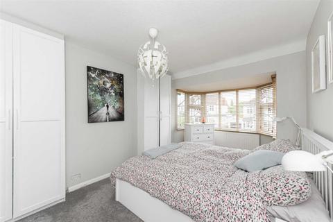 19 Ravensfield Gardens, Epsom, KT19 0ST