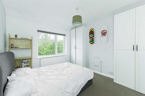 19 Ravensfield Gardens, Epsom, KT19 0ST