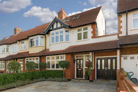 10 Caldbeck Avenue, Worcester Park, KT4 8BQ