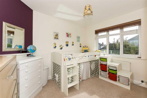 10 Caldbeck Avenue, Worcester Park, KT4 8BQ