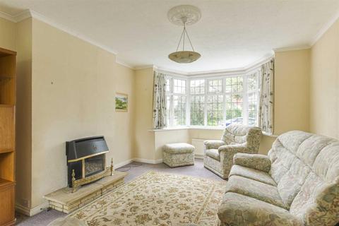 136 Walsingham Gardens, Epsom, KT19 0NF