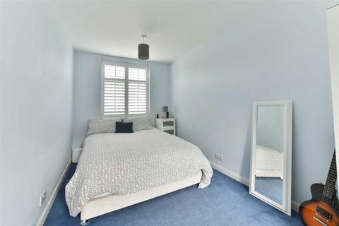 146 Wickham Avenue, Cheam, Sutton, SM3 8EA