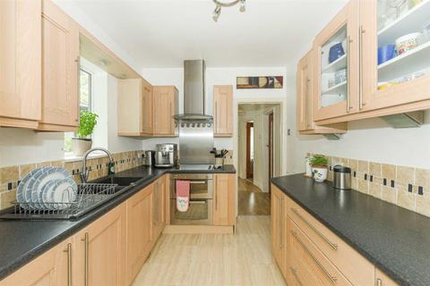 19 Beaufort Way, Ewell, Epsom, KT17 2PS