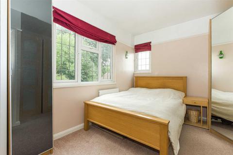 19 Beaufort Way, Ewell, Epsom, KT17 2PS