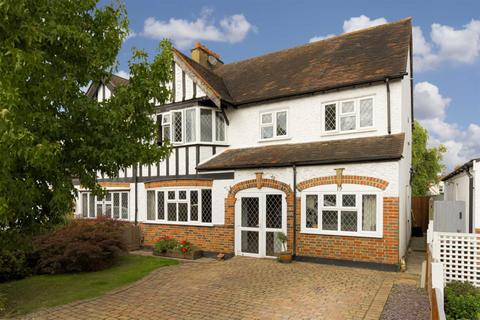 19 Rutherwyke Close, Epsom, KT17 2NA
