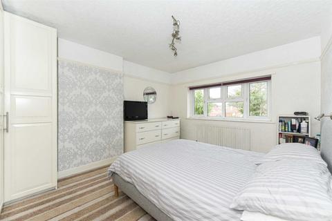 19 Rutherwyke Close, Epsom, KT17 2NA