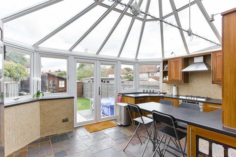 6 Risborough Drive, Worcester Park, KT4 8DA