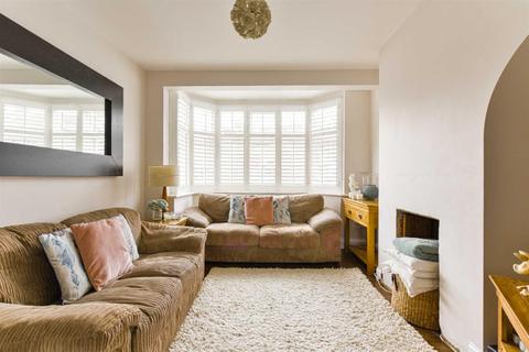 6 Risborough Drive, Worcester Park, KT4 8DA