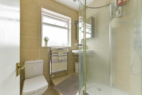 6 Risborough Drive, Worcester Park, KT4 8DA