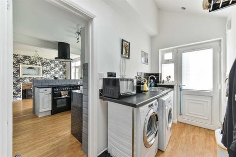 115 Bradstock Road, Epsom, KT17 2LF