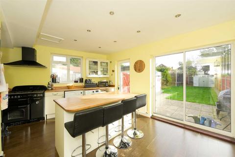 41 River Way, Epsom, KT19 0HJ