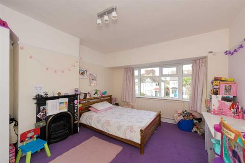 41 River Way, Epsom, KT19 0HJ