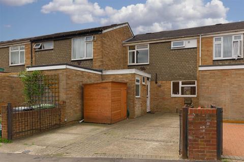 28 Watersedge, Epsom, KT19 9QA