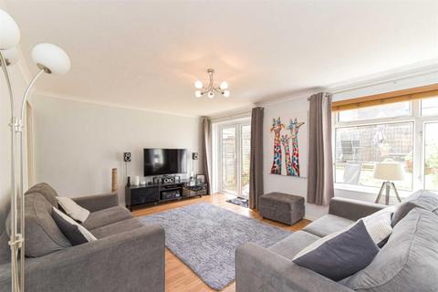 28 Watersedge, Epsom, KT19 9QA