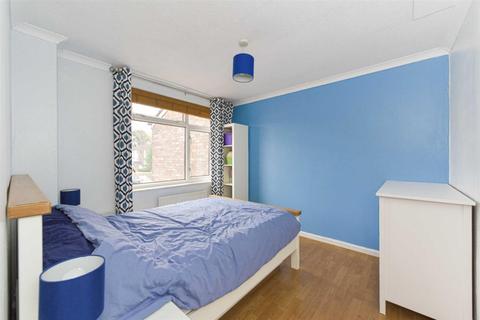 28 Watersedge, Epsom, KT19 9QA