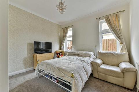107 Meadow Walk, Epsom, KT19 0BB