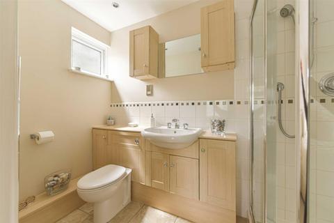 9 Northcliffe Close, Worcester Park, KT4 7DS