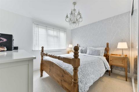 24 Cromwell Road, Worcester Park, KT4 7JP