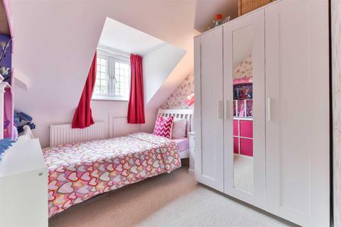 24 Cromwell Road, Worcester Park, KT4 7JP